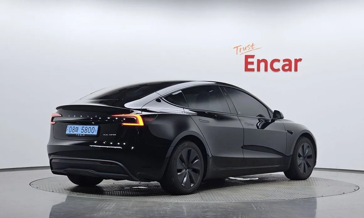 Tesla Model 3 — фото 3