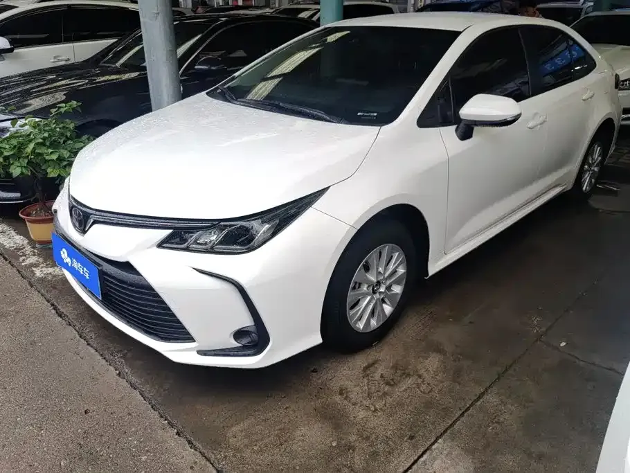 Toyota Corolla — фото 1