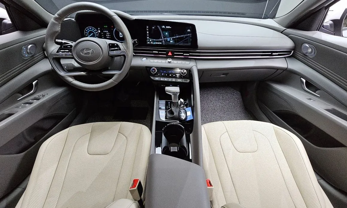 Hyundai AVANTE — фото 4