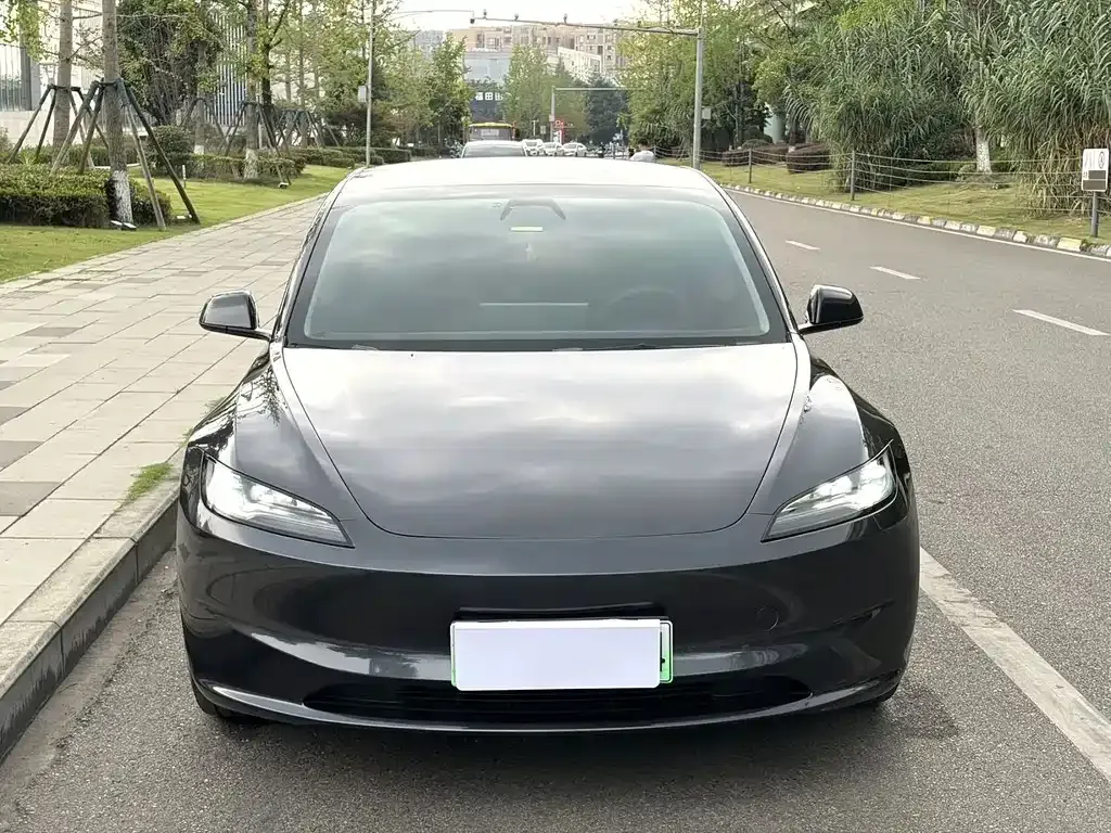 Tesla Model 3 — фото 5