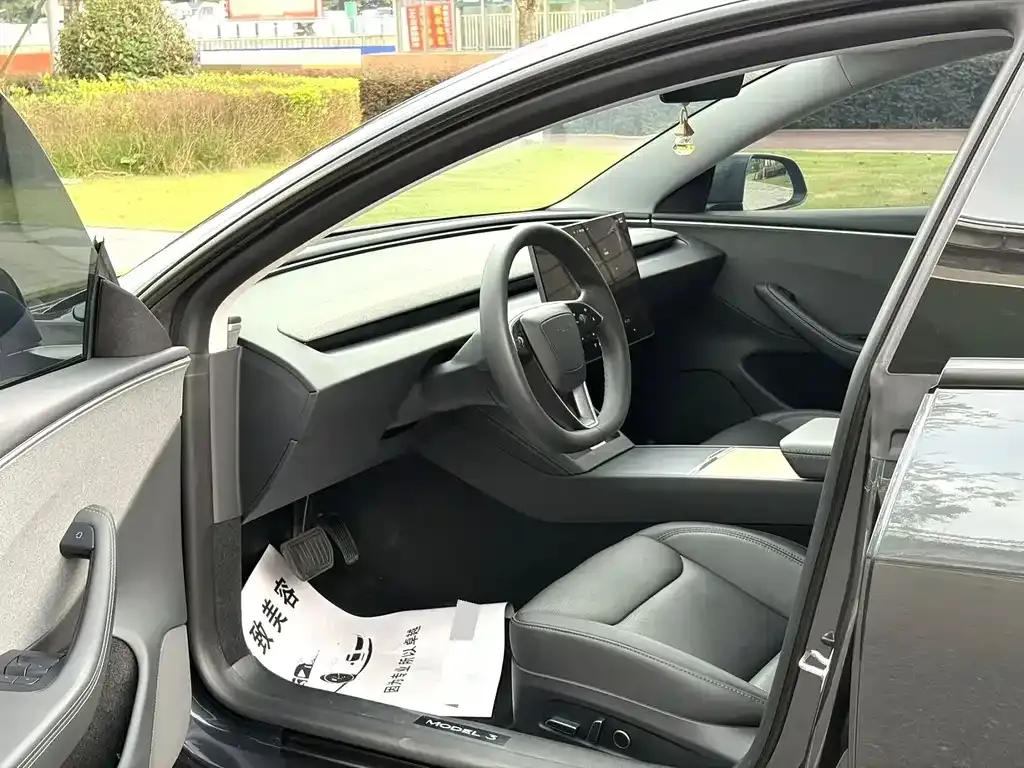 Tesla Model 3 — фото 4