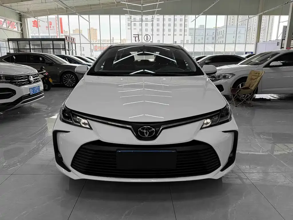 Toyota Corolla — фото 10
