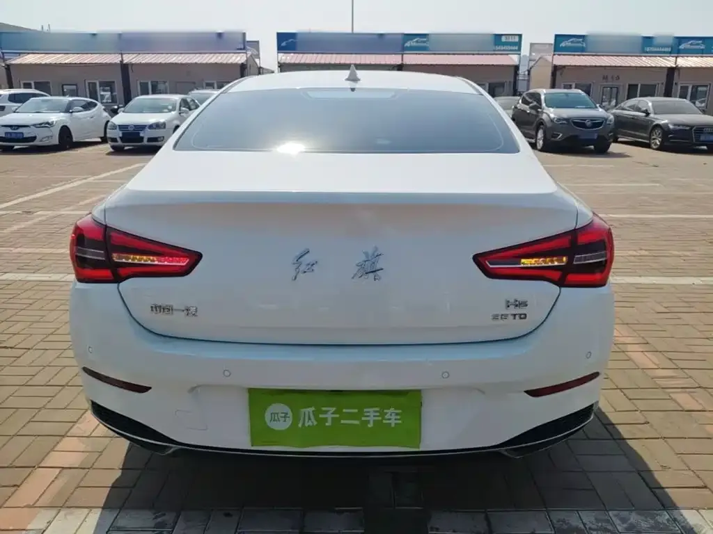 Hongqi H5 — фото 4