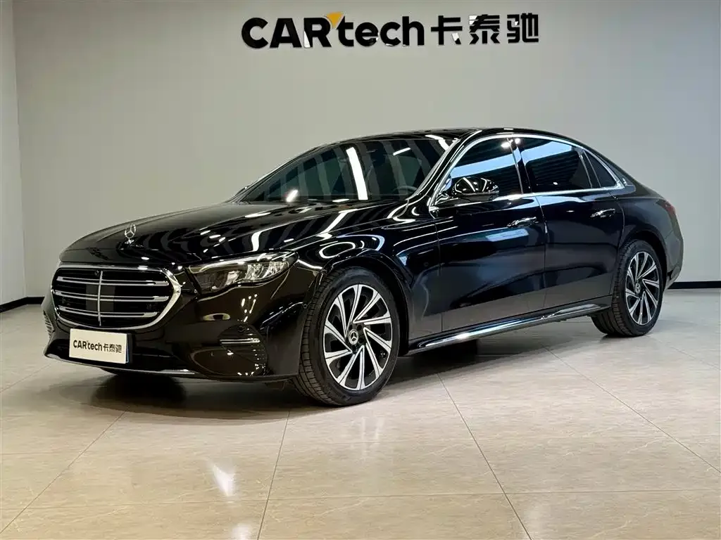Mercedes-Benz E-Class — фото 1