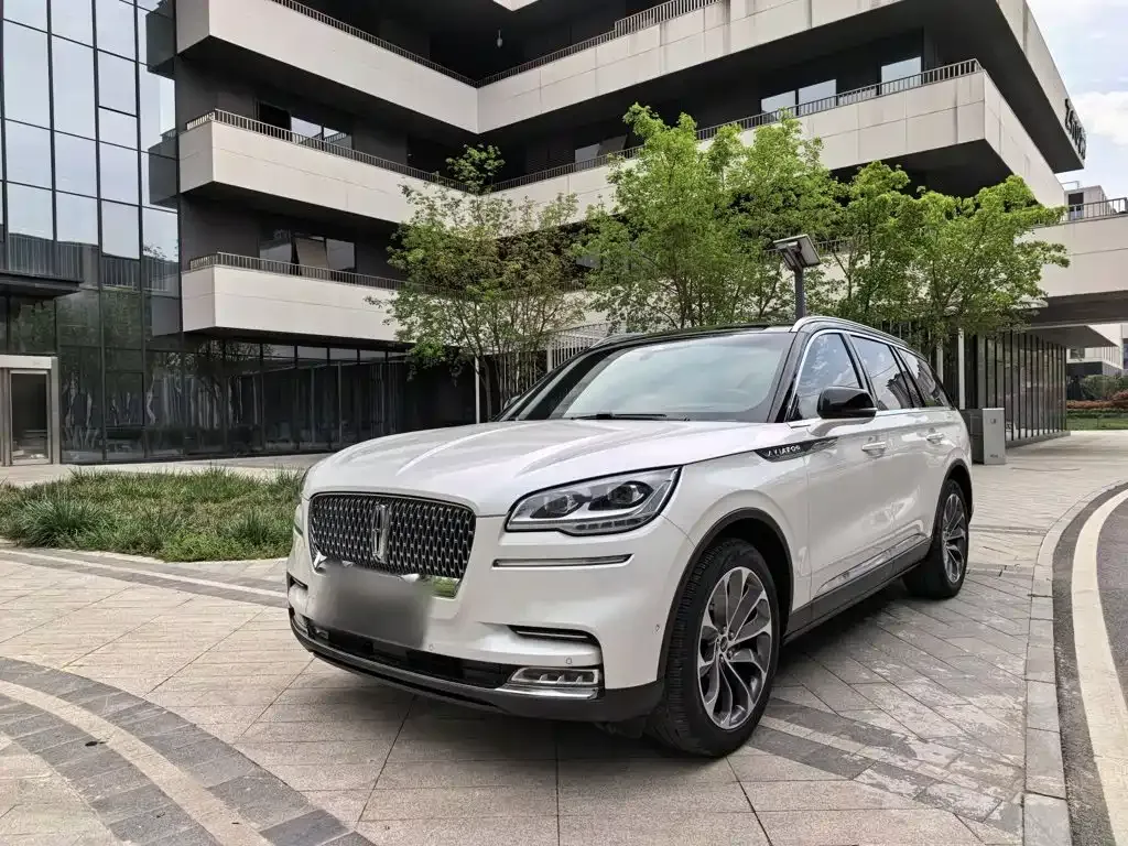 Lincoln Aviator — фото 10