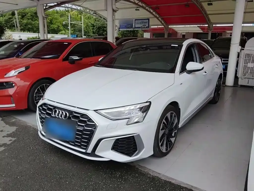 Audi A3 — фото 1