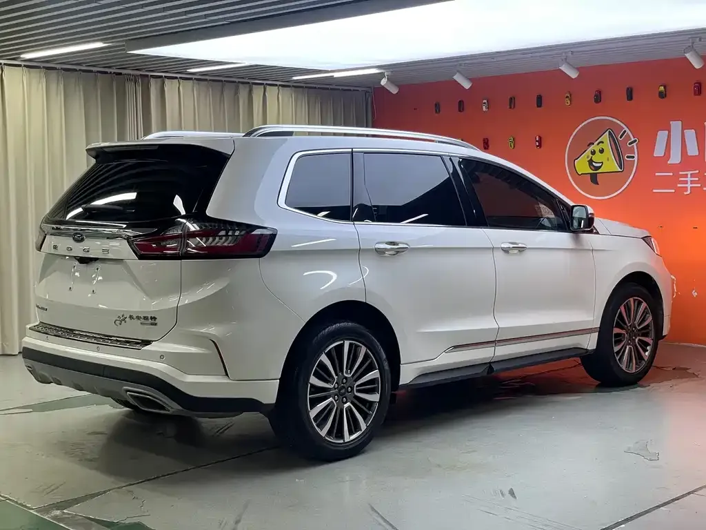 Ford Edge — фото 7