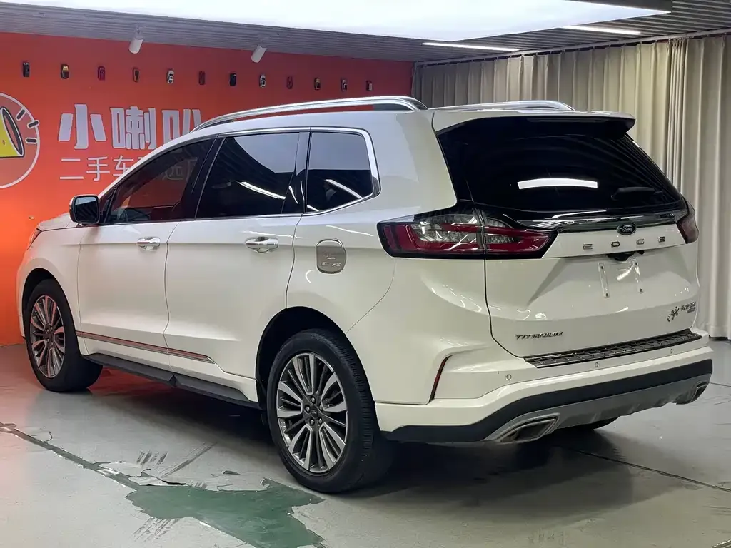 Ford Edge — фото 6