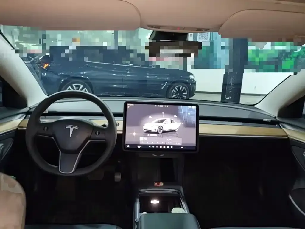 Tesla Model 3 — фото 4