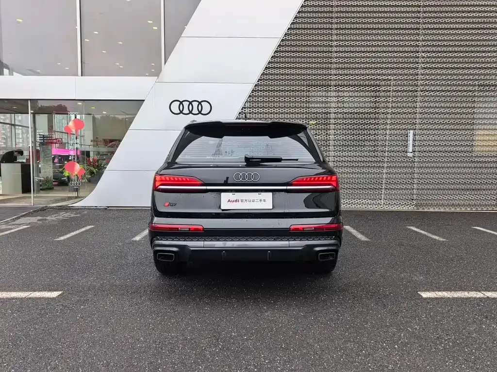 Audi Q7 — фото 6