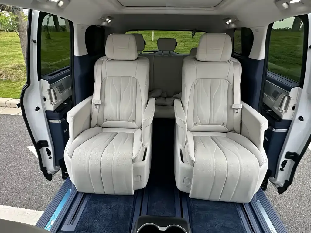 Buick GL8 Hybrid — фото 8