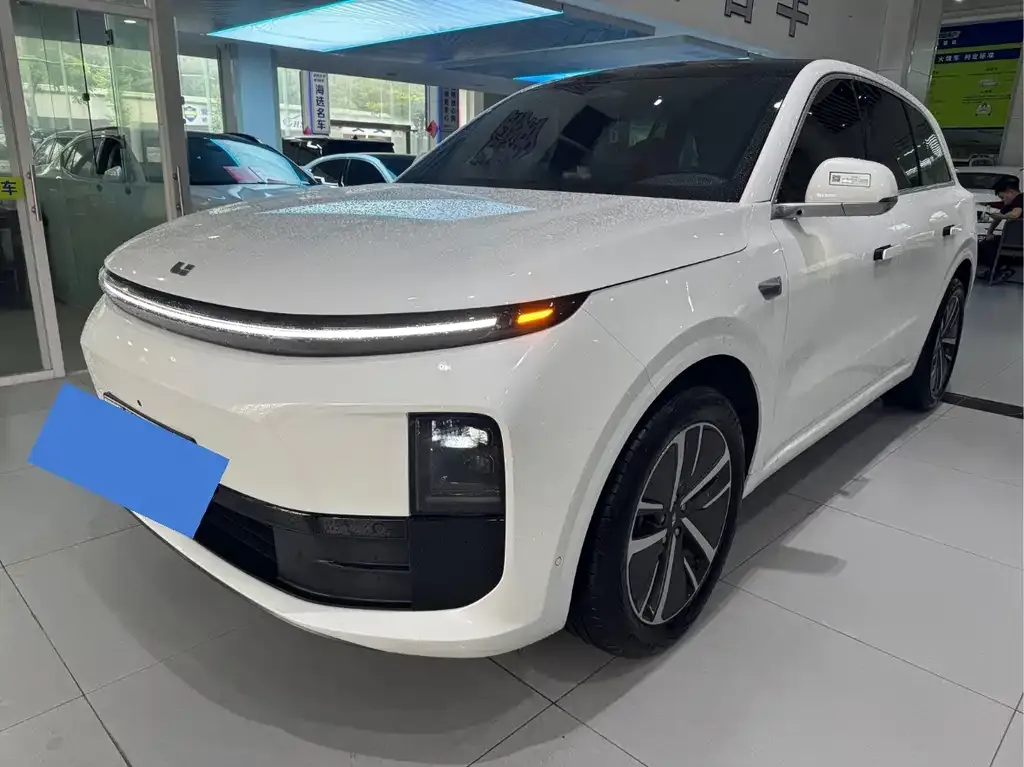 Li Auto L6