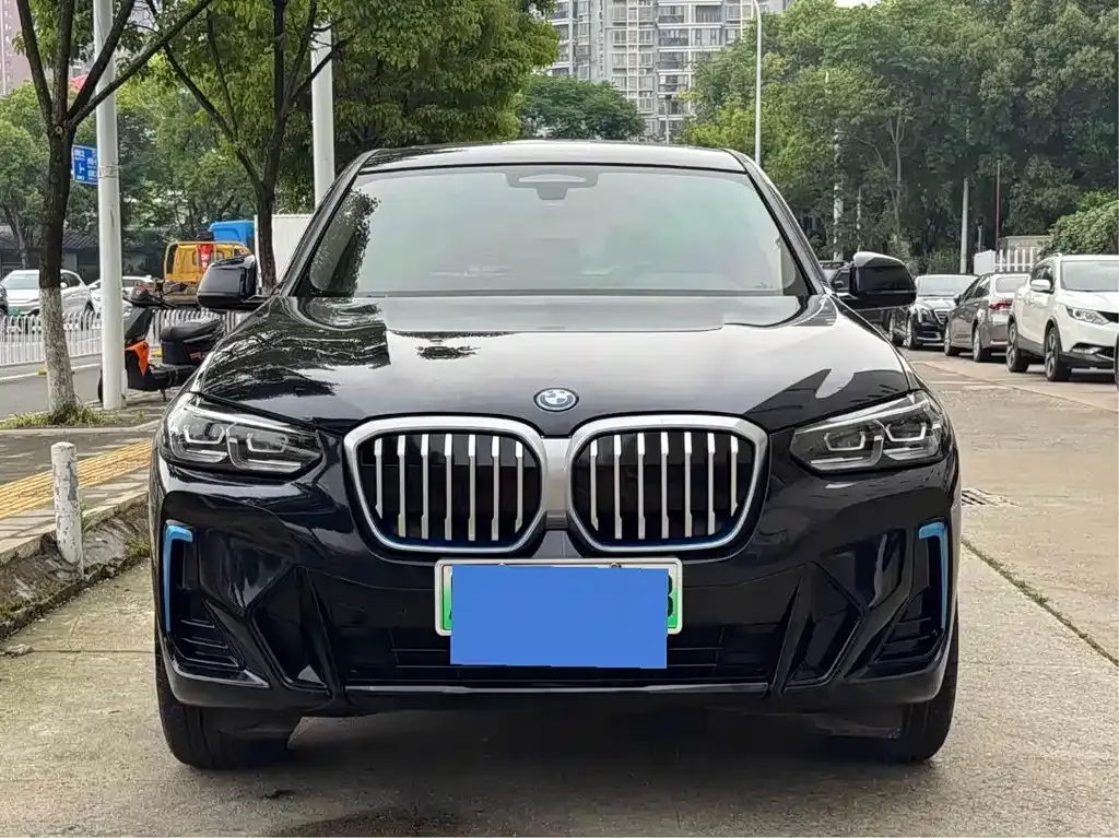 BMW iX3 — фото 3