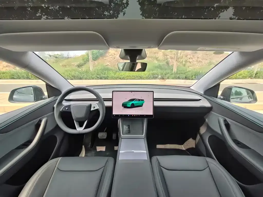 Tesla Model Y — фото 2