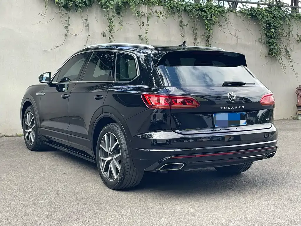 Volkswagen Touareg — фото 9