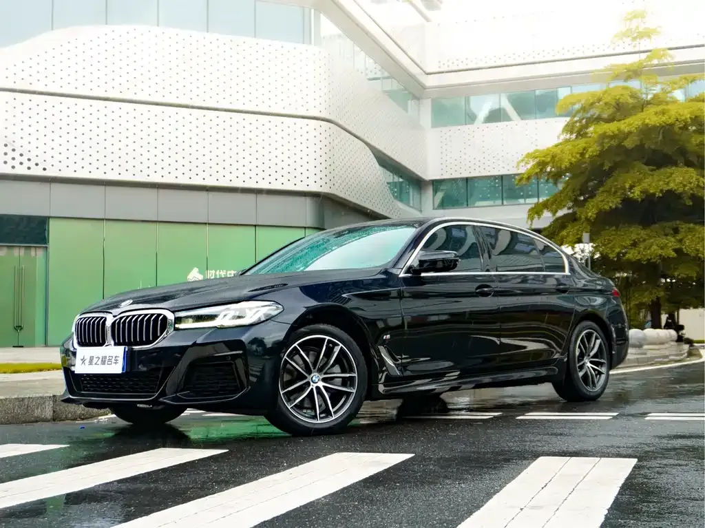 BMW 5 Series — фото 1