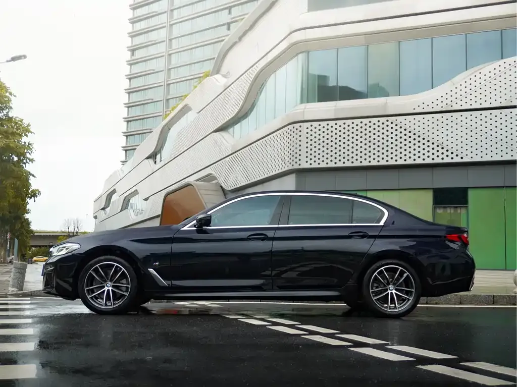 BMW 5 Series — фото 2