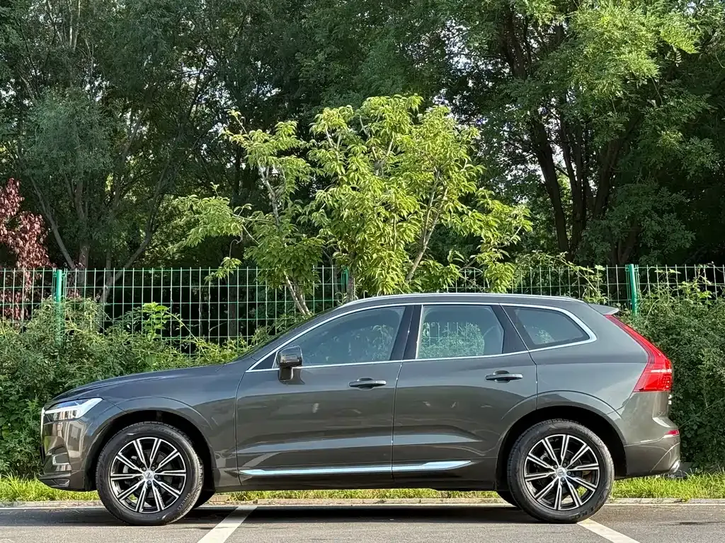 Volvo XC60 — фото 9