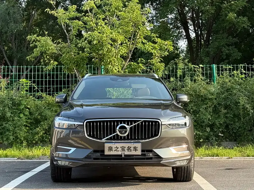 Volvo XC60 — фото 8