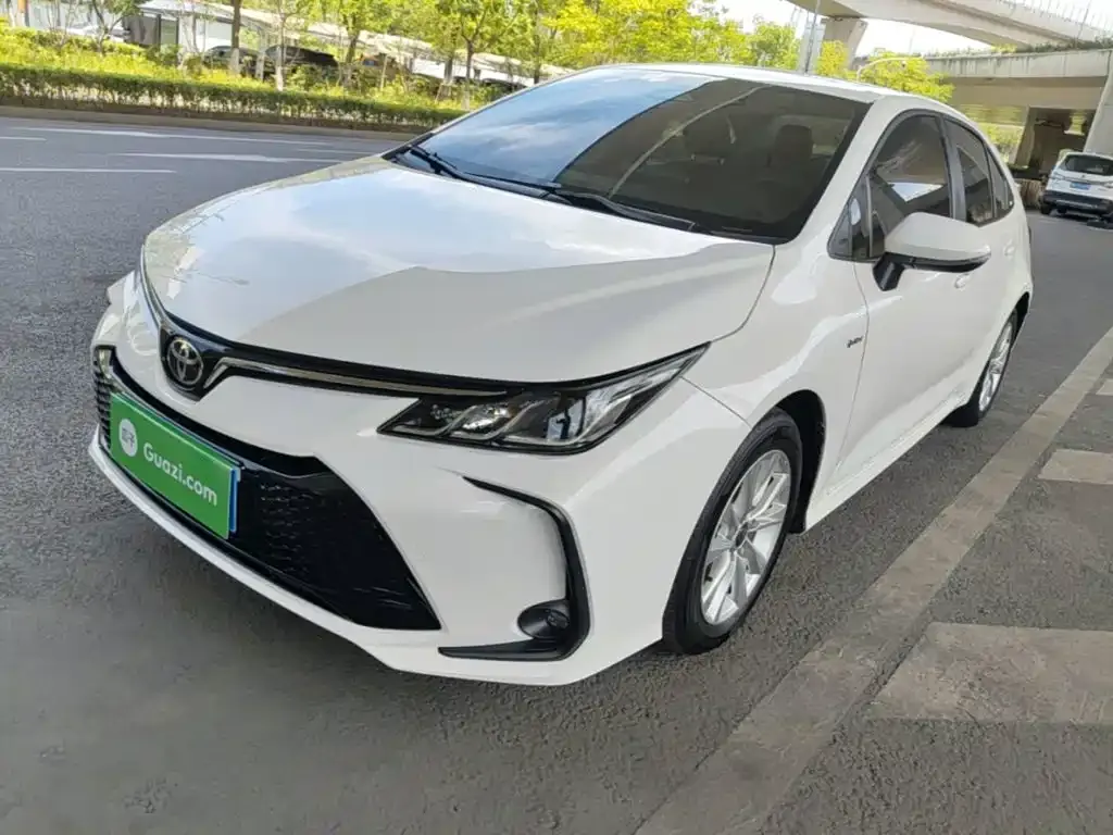 Toyota Corolla — фото 1
