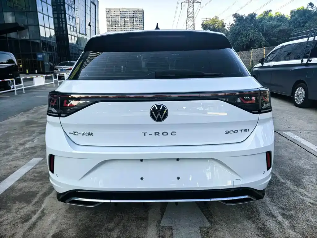 Volkswagen T-Roc — фото 2