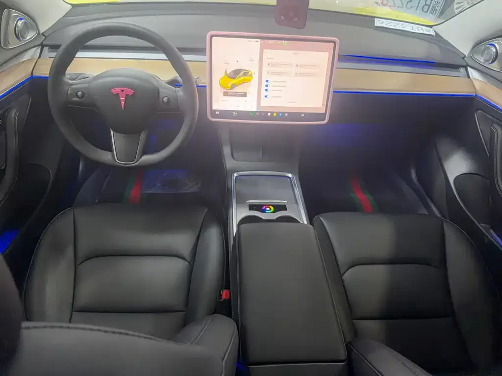 Tesla Model 3 — фото 2