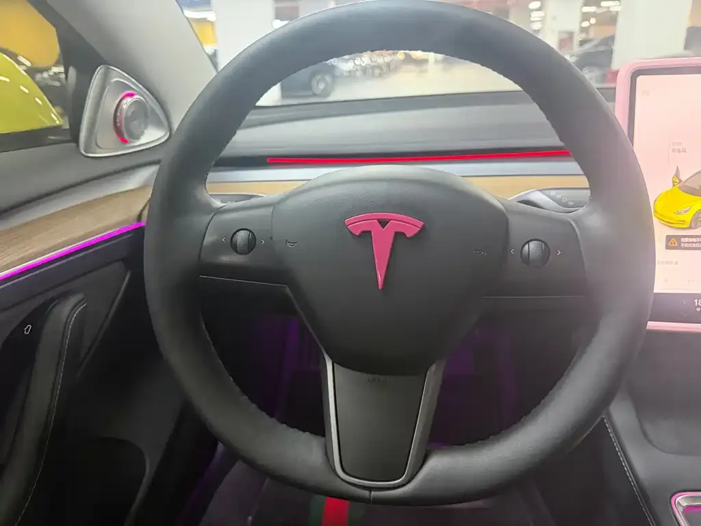 Tesla Model 3 — фото 3