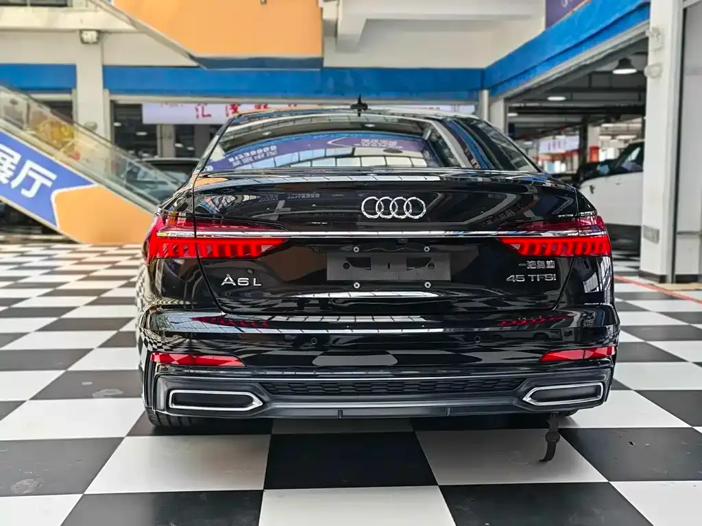 Audi A6L — фото 9