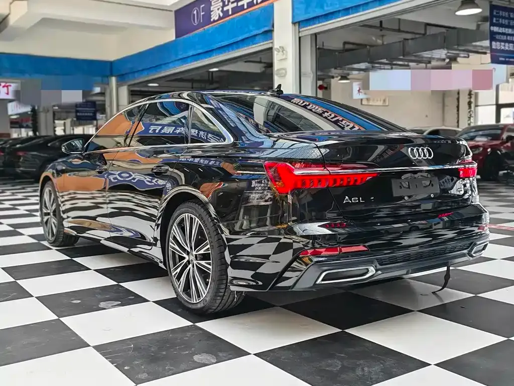 Audi A6L — фото 6