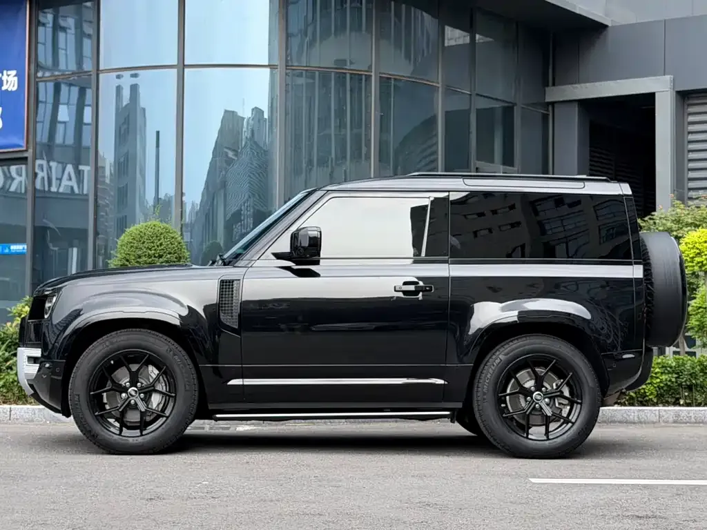 Land Rover Defender — фото 6