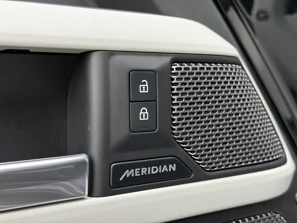Land Rover Defender — фото 2