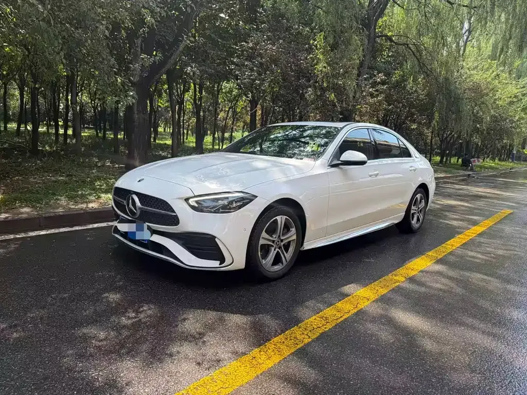 Mercedes-Benz C-Class — фото 1
