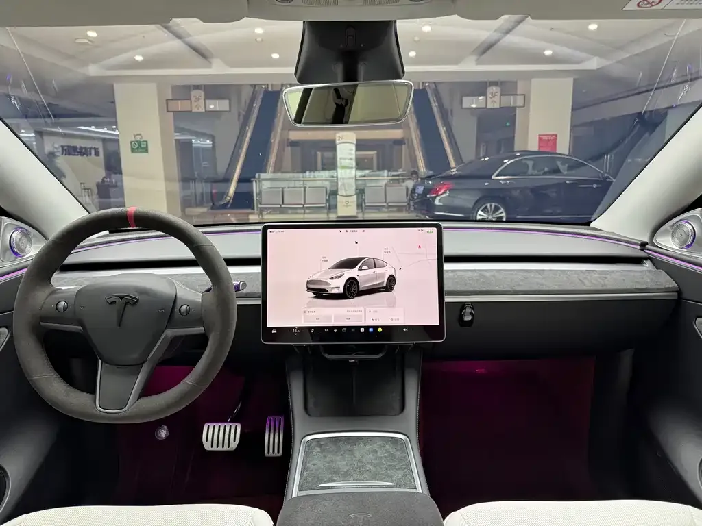 Tesla Model Y — фото 7