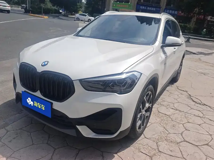 BMW X1 — фото 1