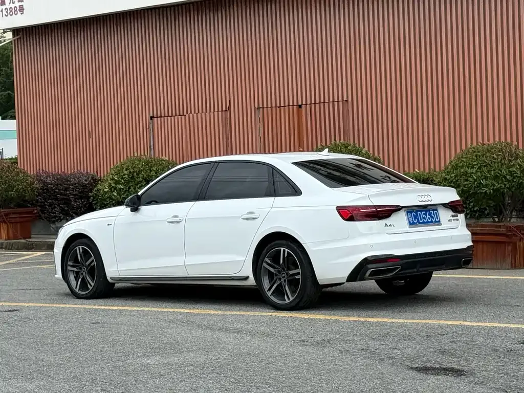 Audi A4L — фото 10