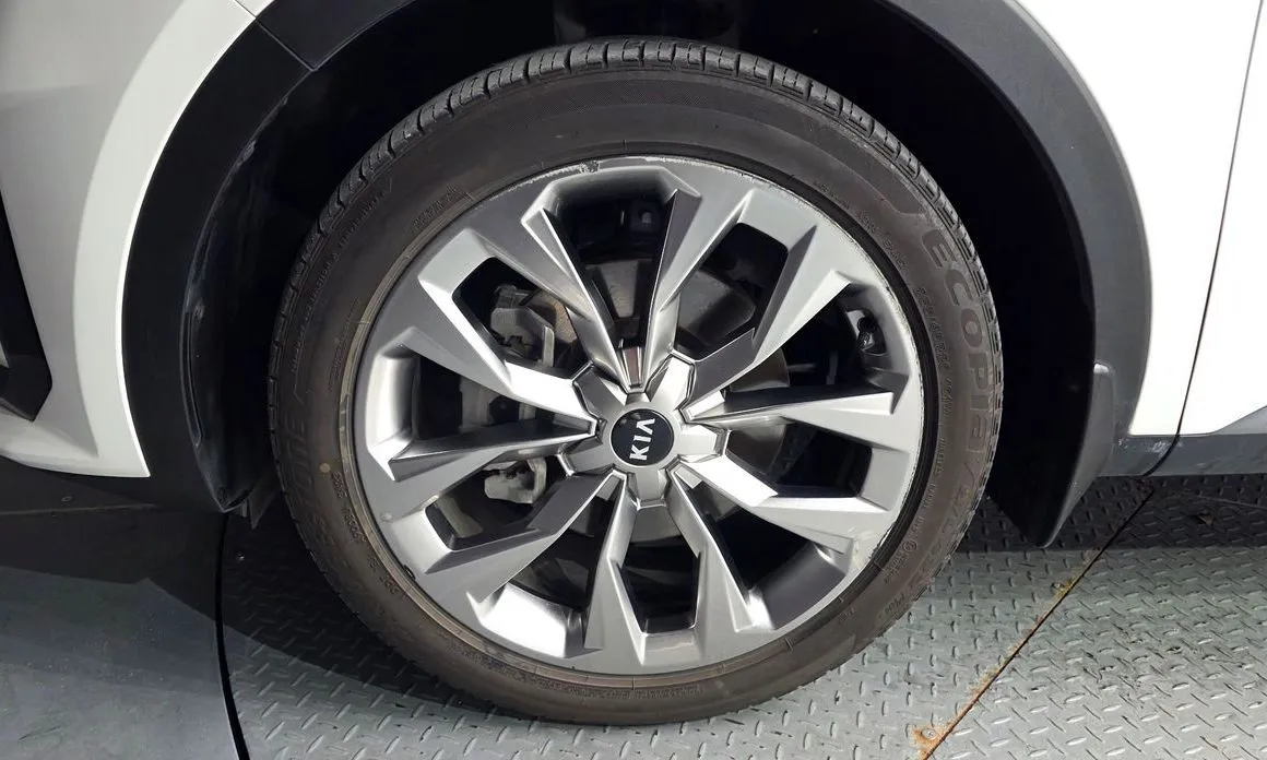 Kia Sorento — фото 10