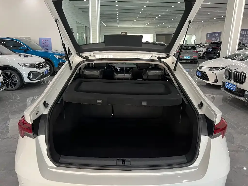 Skoda Octavia 2022 из CN, фото 9