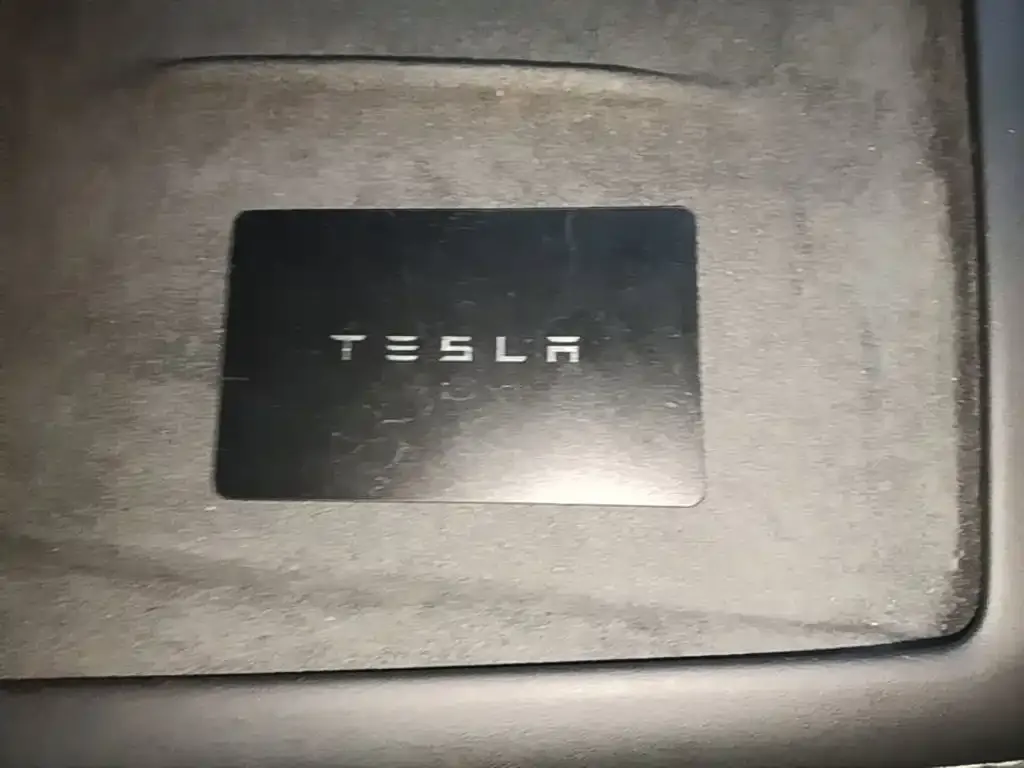 Tesla Model 3 — фото 2