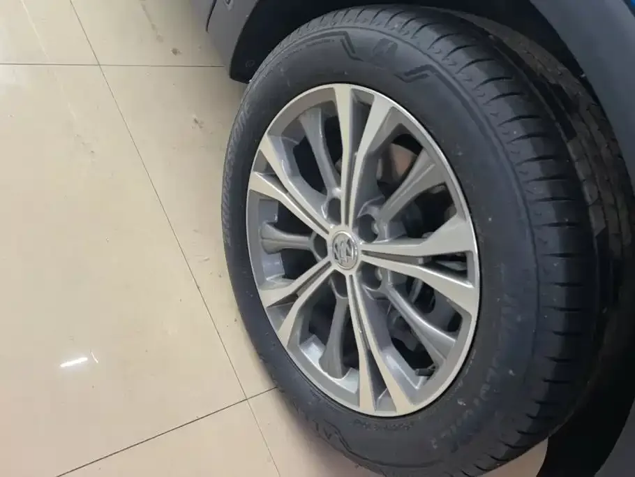 Buick Envision Plus — фото 7