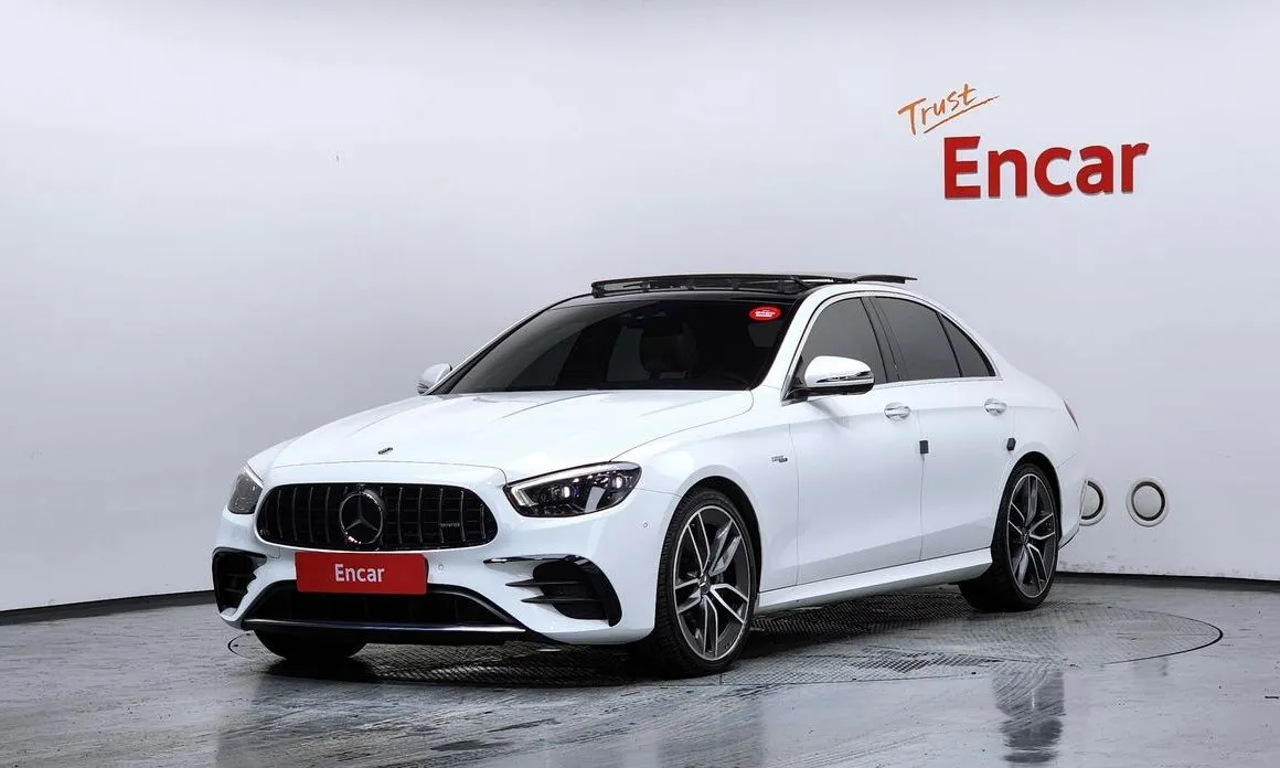 Mercedes-Benz E-Class — фото 1