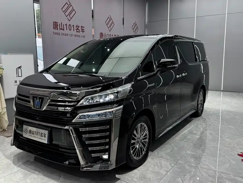 Toyota Vellfire — фото 1