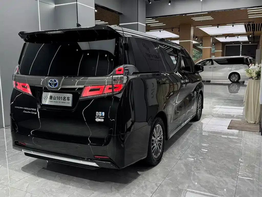 Toyota Vellfire — фото 5