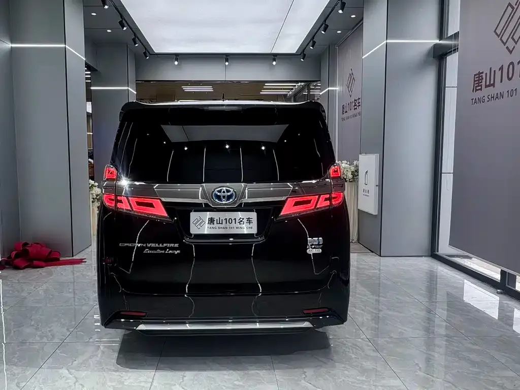 Toyota Vellfire — фото 9