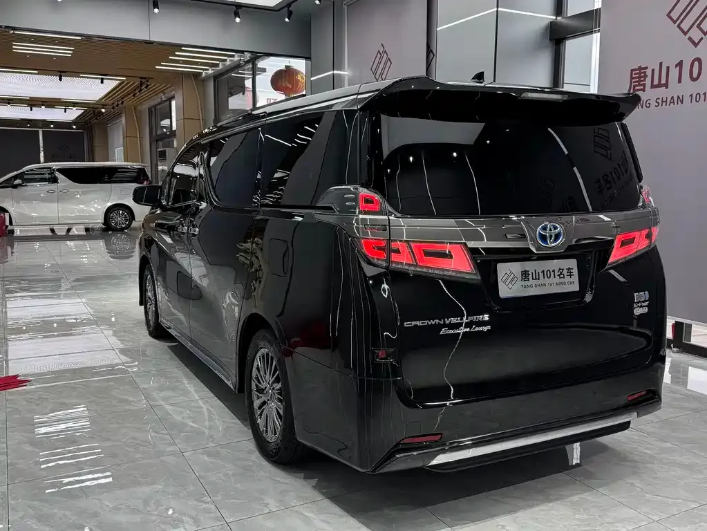 Toyota Vellfire — фото 10