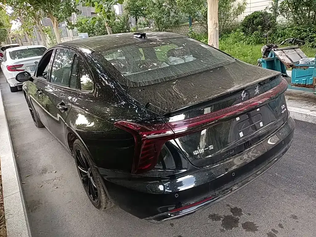 Hongqi H5 — фото 3
