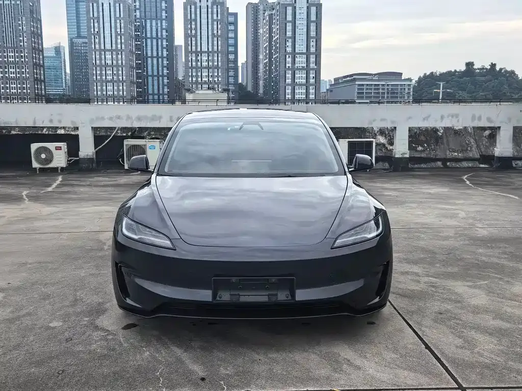 Tesla Model 3 — фото 10