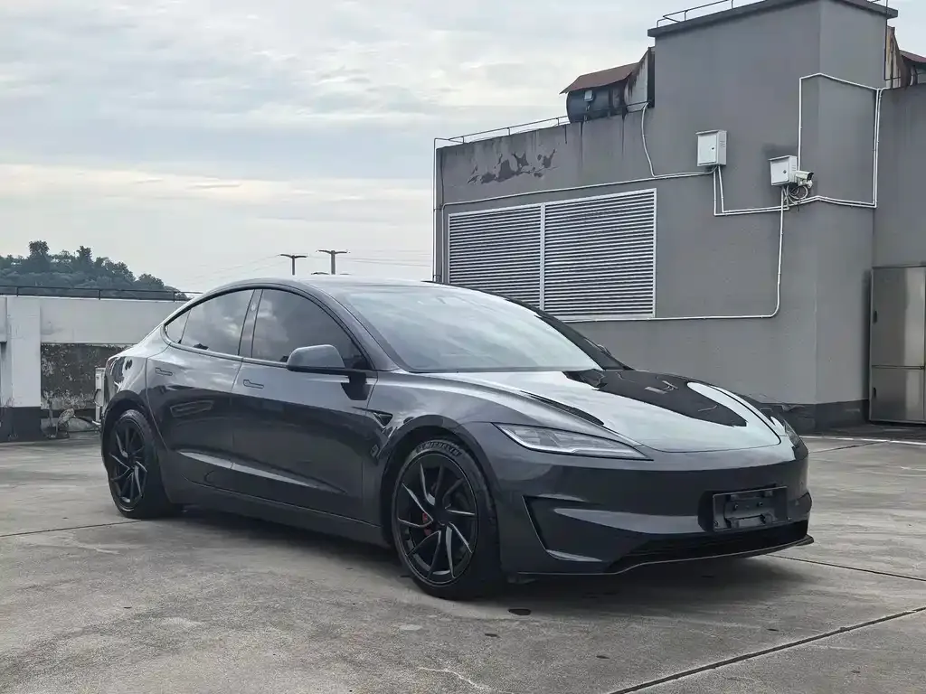 Tesla Model 3 — фото 6