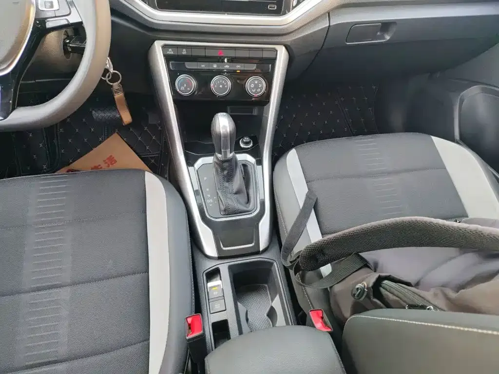 Volkswagen T-Roc 2021 из CN, фото 2