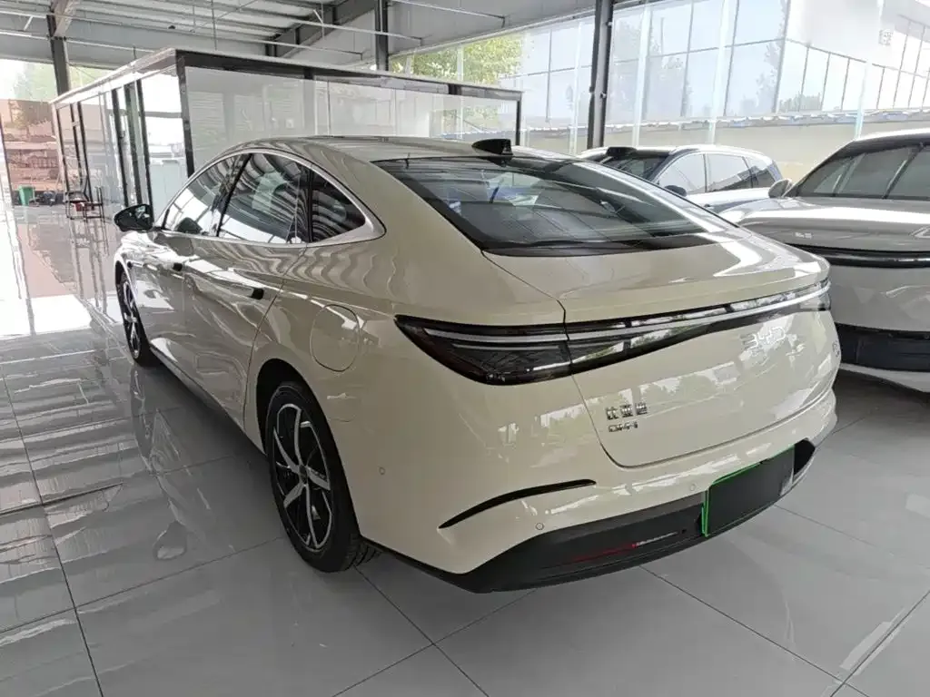 BYD Seal 07 DM-i — фото 10