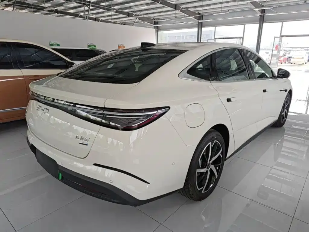 BYD Seal 07 DM-i — фото 3